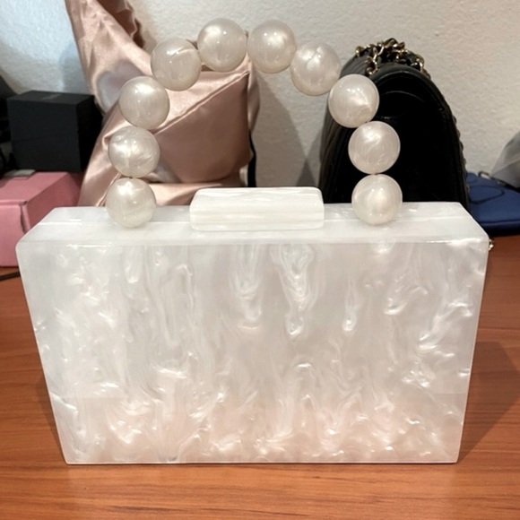Acrylic white bag - Picture 1 of 5